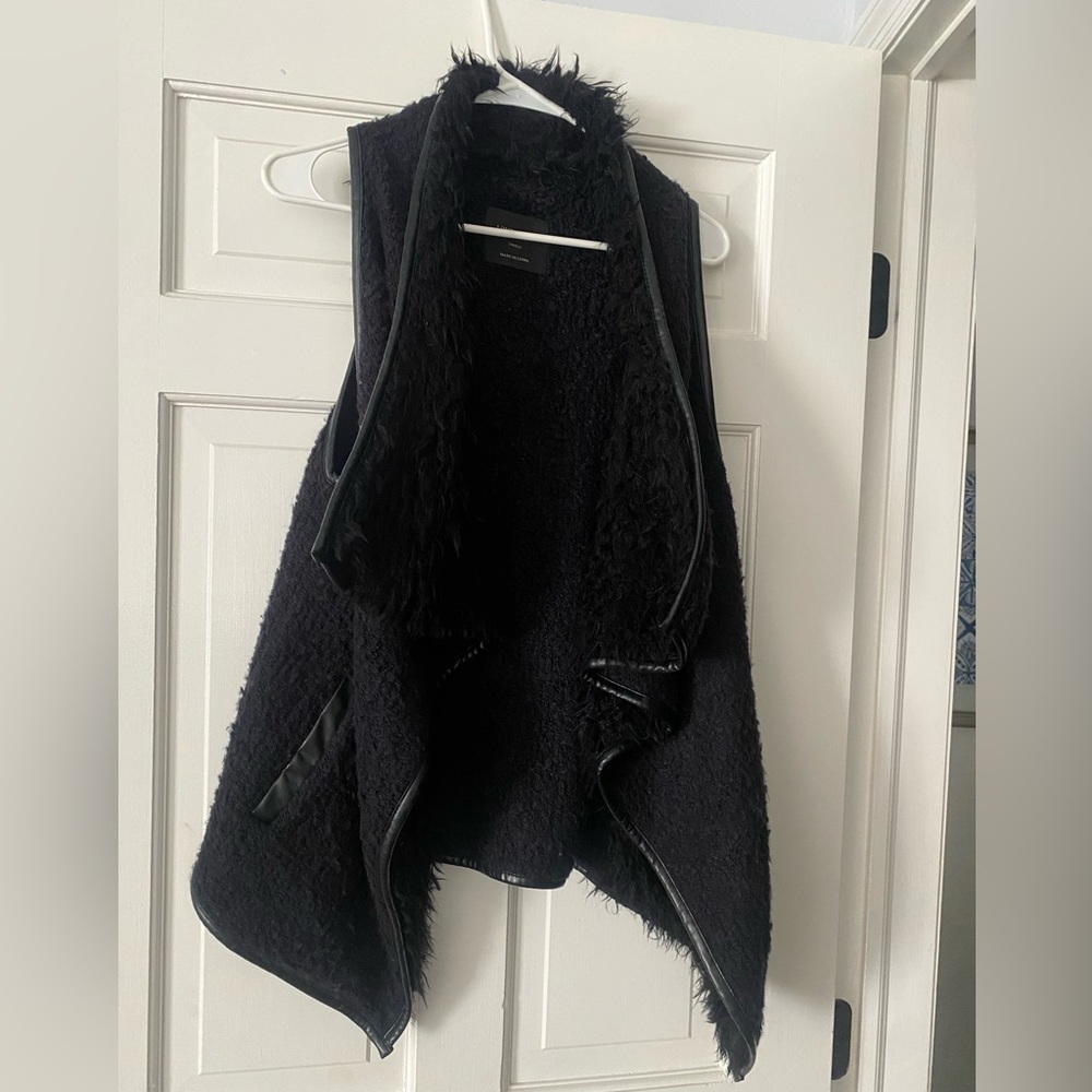 Love Tree Black Faux Fur Vest